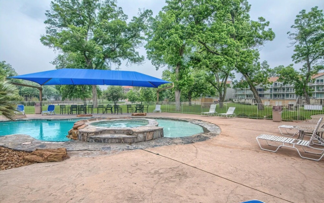 Chateau Relaxeau  Ww D302 2 Bedroom Condo by RedAwning