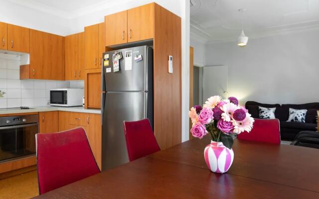2 Bedroom Garden Apartment by Bondi Beach