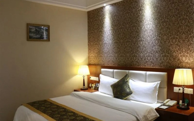 Qingtian Boutique Hotel (Zhaotong Fengxia Road)