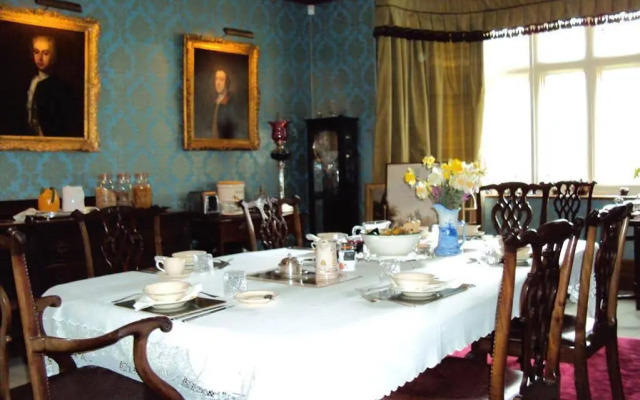 Lullington House