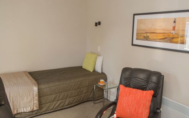 Cedar Lodge Motel