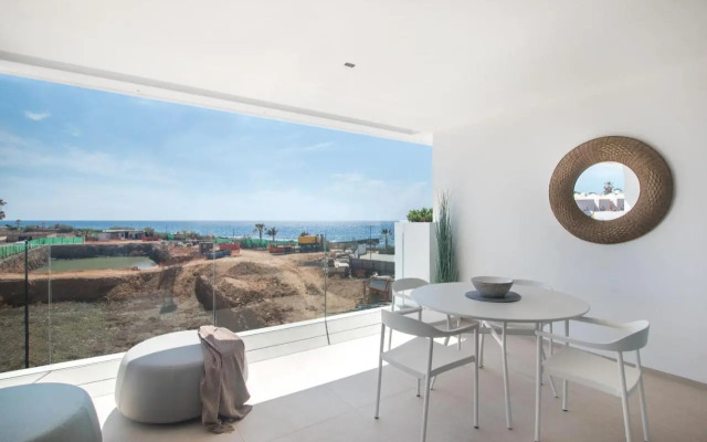 Infinity 1-2 LUXE PARTIAL SEA VIEW 2B