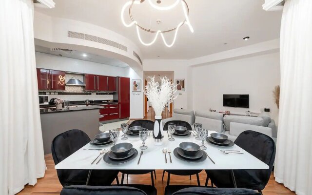 Spacious 2BR apartment in Marina Crown