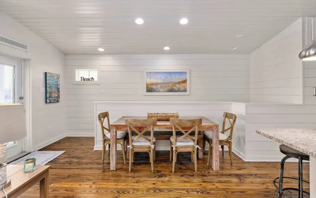 Dauphin Beach House 3 Bedroom & Pool