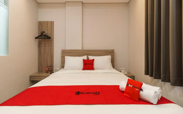 RedDoorz Plus near Senayan City