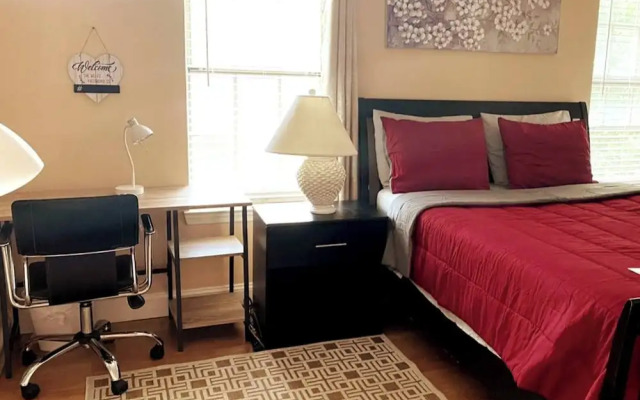 Room in House - Modern Executive Master Bedroom