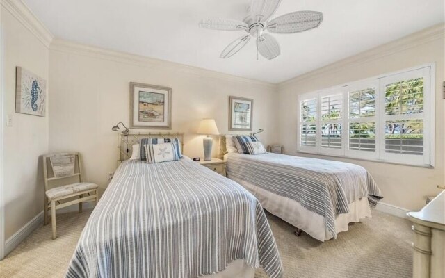Sea Oats 142 2 Bedroom Home by RedAwning