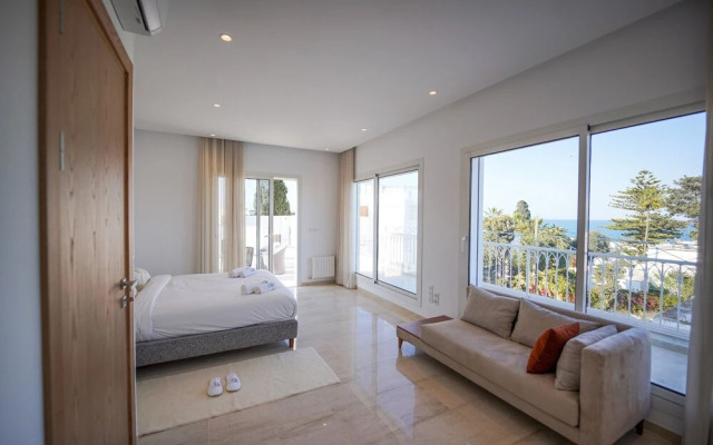 Villa Hermes Seaside and Luxurious