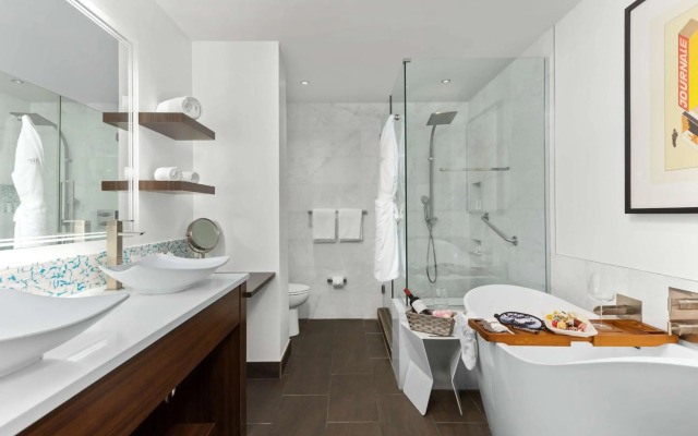 The Art Hotel Denver, Curio Collection by Hilton