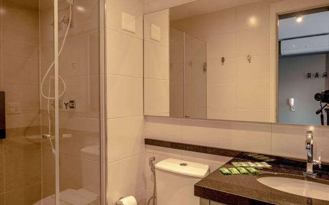 Studio 23º andar com piscina aquecida e A/C