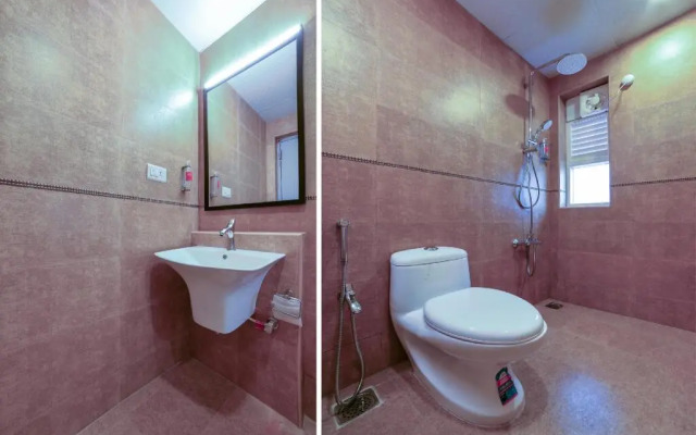 OYO Townhouse 175 Pure Stays Near Airport