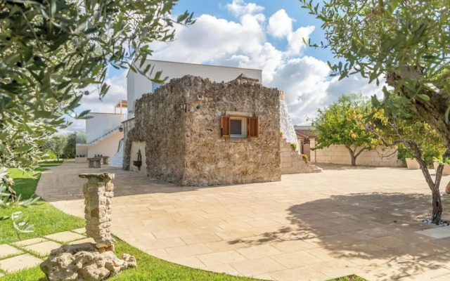 Trullo Meraviglia With Garden And Pool