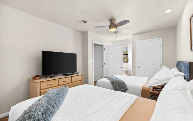 The Joyful Getaway For 8!