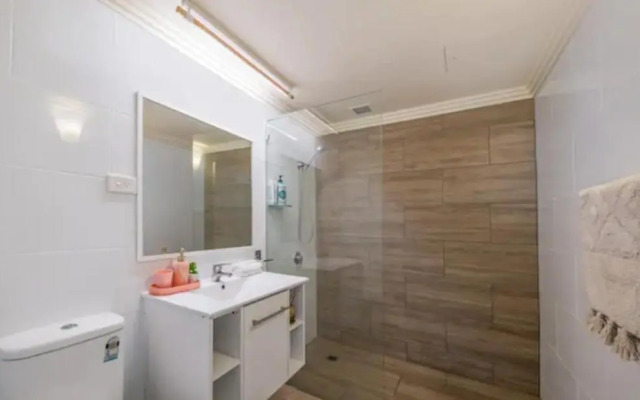 ☆Airliedise☆NO hills☆Kitchen☆5min walk 2 Ferry terminal☆WiFi☆Netflix