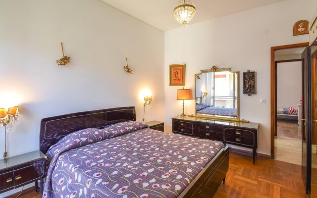 Amazing Apartment in Rapallo With Wifi and 2 Bedrooms