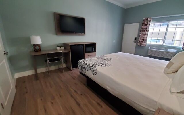Crestridge Inn