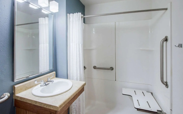 WoodSpring Suites Jacksonville East 295 Cruise Port