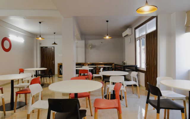 OYO 40963 Townhouse 404 Vidya Vihar