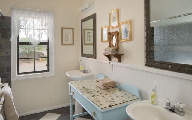 Quarter Horse Lodge