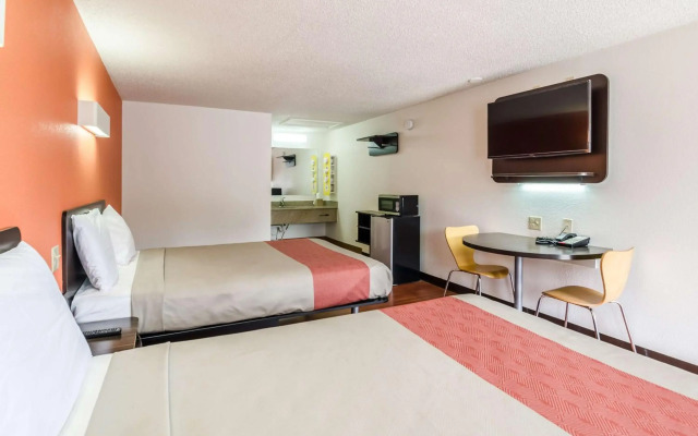 Motel 6 Troutville, VA