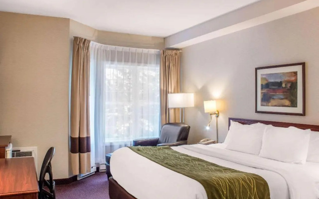 Econo Lodge & Suites