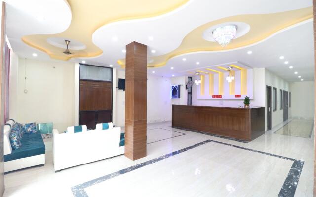 OYO 16694 Hotel Kb Square