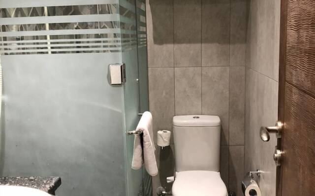 Maxim Hotel