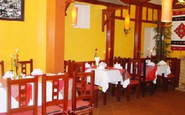 Nhiet Doi Hotel