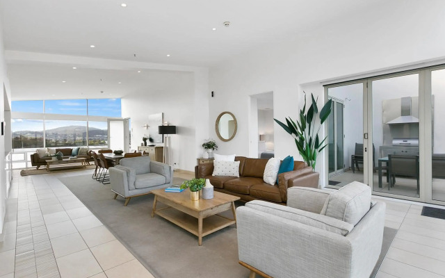 Sullivans Cove Apartments