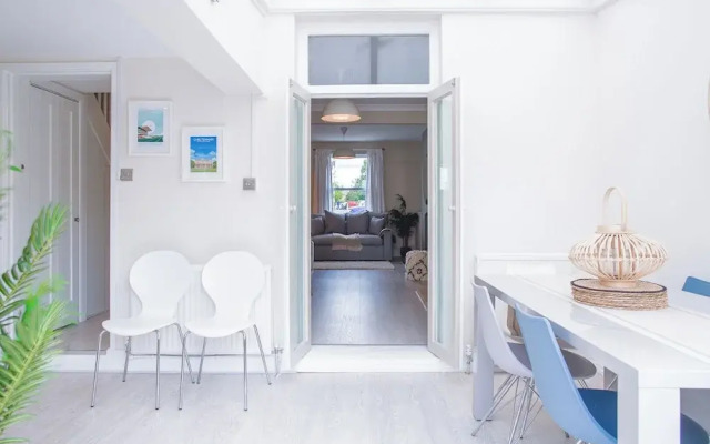 Stunning Townhouse with Large Garden