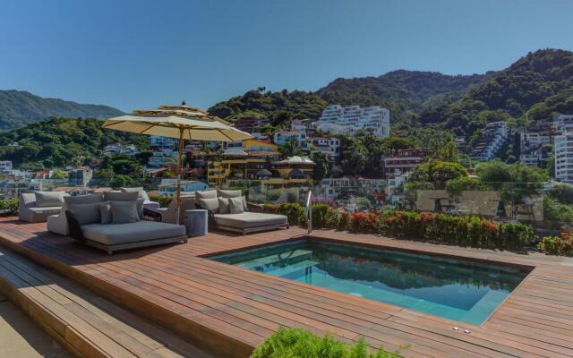 Sailview 801 Romantic Zone Rooftop Pool Ocean Views