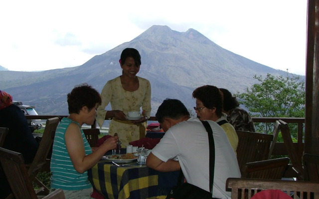 Madu Sari Hotel & Restaurant