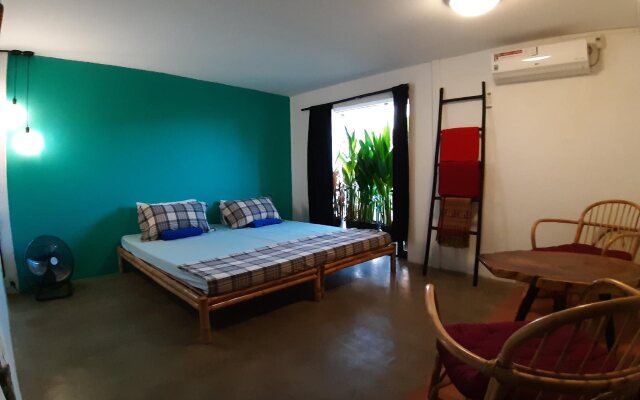 Snooze Pod - Hostel