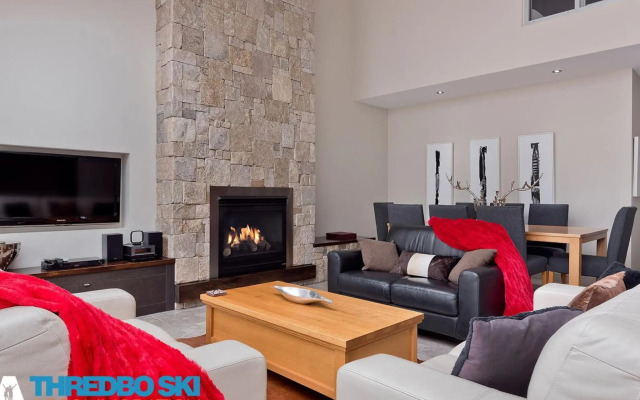 The Peak Penthouse 9