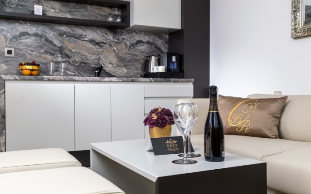 Onyx Beach Residence