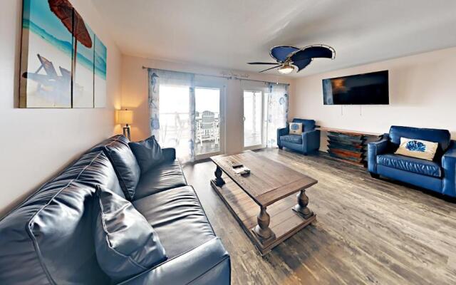 Put-in-Bay Waterfront Condo #105