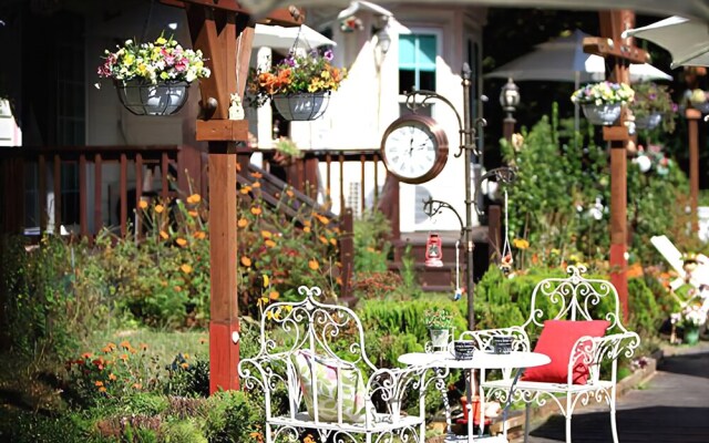 Yangyang Seorak Spa Herbvill Pension