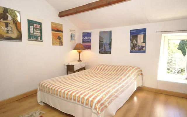 Quaint Holiday Home With Private Pool in Piolenc France