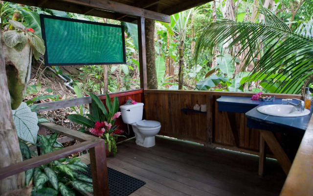 The Lookout Inn Lodge