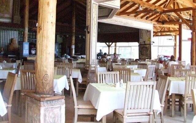 St. Nicholas Park Hotel