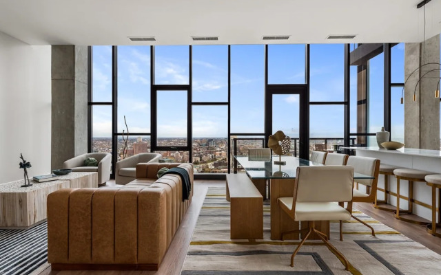 Luxury Penthouse 3BR Prime Location