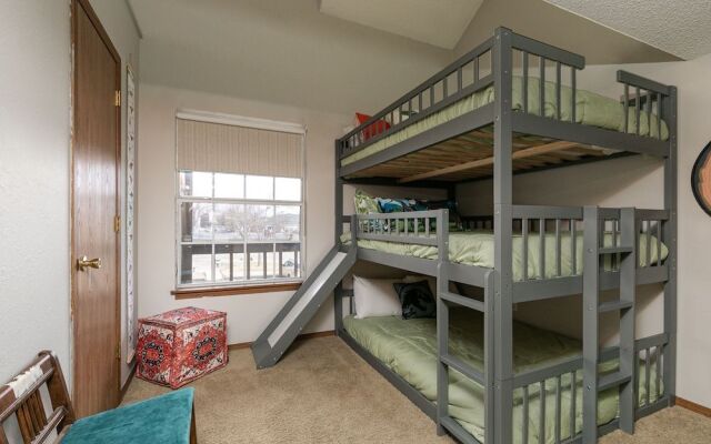 Green Meadow Getaway 2 Bedroom Condo