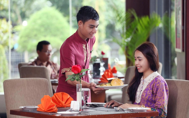 Grand Hatika Hotel