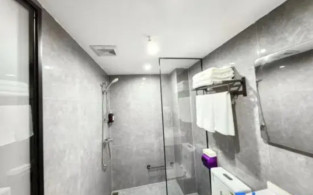 Songtong Hotel (Chongqing Jiefangbei Pedestrian Street)