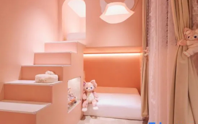 Pick up the moon parent-child hotel