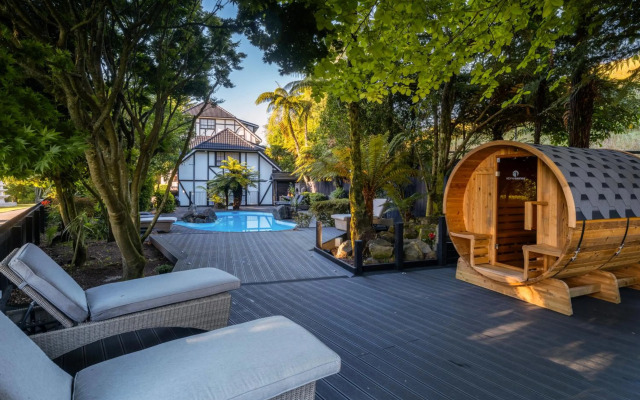 Hamurana Lodge