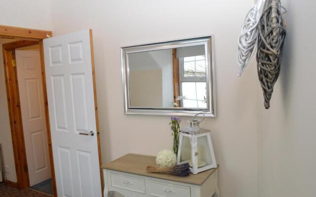 Flat 14c Bayhead