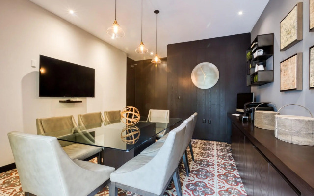 AR 218 Hotel by ULIV