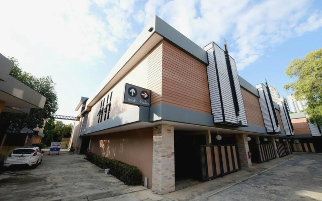 Sriracha Hotel And Spa