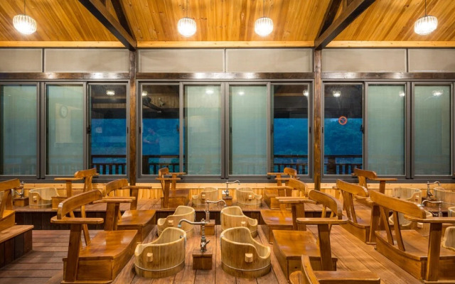 Cloudland Resort